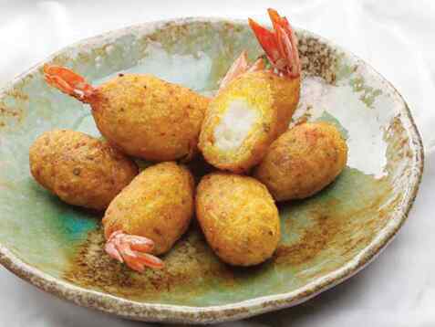 Bánh cay nhân tôm