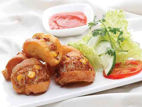 Bánh mì chiên thịt cua