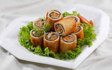 Bánh mì cuộn cá hộp