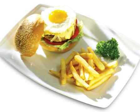 Bánh mì kẹp thịt bò bằm