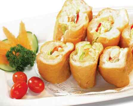 Bánh mì kẹp tôm trộn Mayo