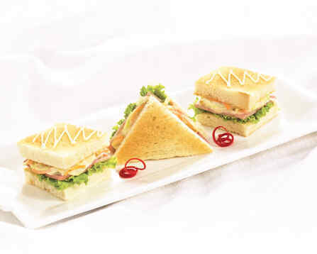 Bánh mì thịt nguội bắp cải