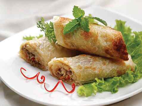 Bánh Rôti cuốn thịt bò