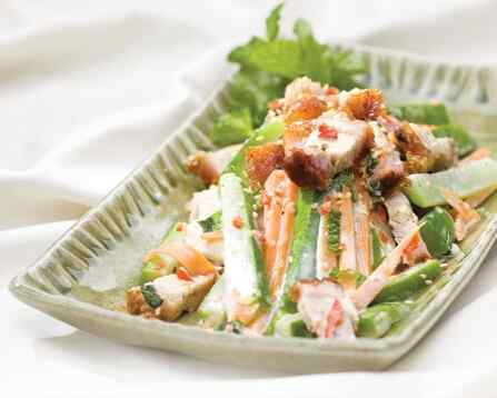 Bầu non trộn heo quay