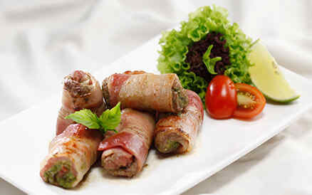 Bò cuộn xốt lá quế  