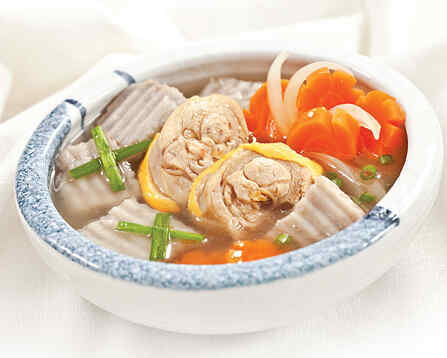 Canh gà nấu khoai môn