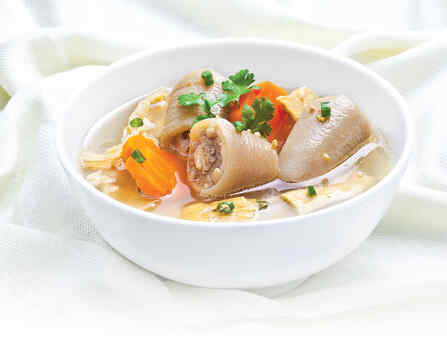 Đuôi heo hầm măng