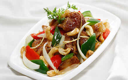 Gà xào hạt điều 