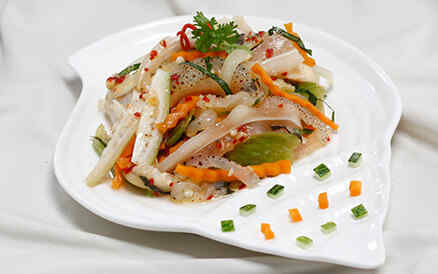 Gỏi sứa rau thơm 