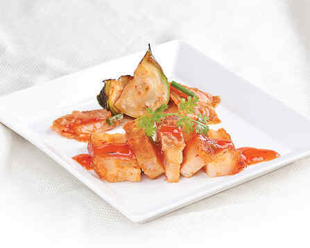 Heo quay xào kim chi cà bát