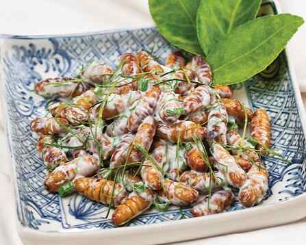 Nhộng rang lá chanh