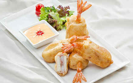 Sake kẹp tôm chiên giòn