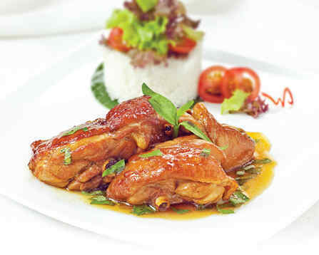 Thịt gà kho rau răm