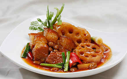 Thịt kho củ sen tương hột