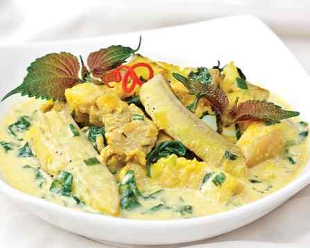 Thịt om chuối xanh